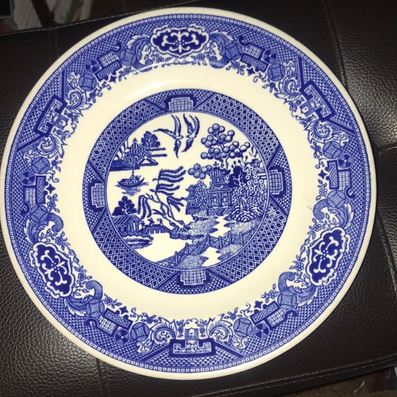 9 inch dinner plate willow ware royal China - Picture 1 of 2